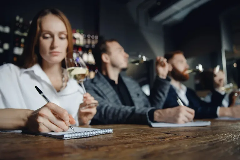 Structured tasting practice is essential to developing a reliable palate. Through repetition, blind comparison, and disciplined note-taking, wine professionals learn to identify grape varieties, regions, and winemaking techniques with accuracy and confidence.